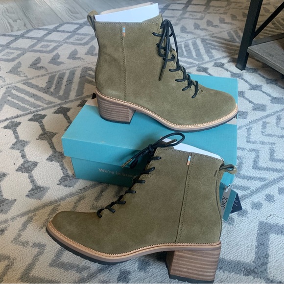 Toms Shoes - • NWT! [Toms] Finn Lace-Up Booties •